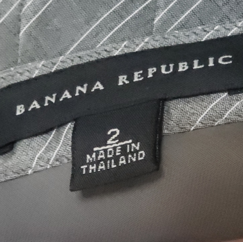 Banana Republic Grey Pleated Skirt - Picture 3 of 4